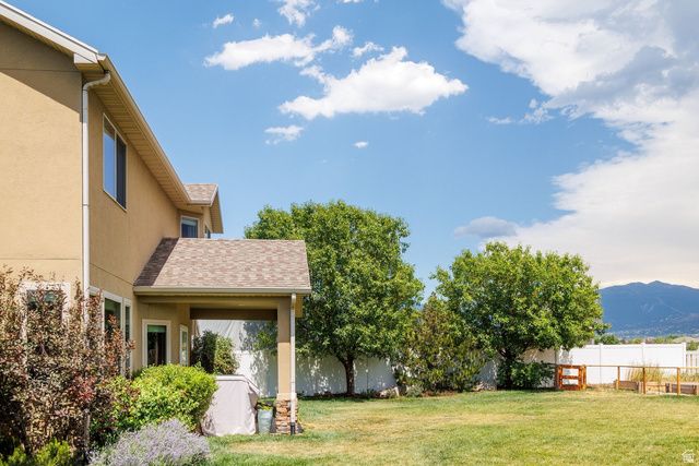 1065 W WINDSOR DR, North Salt Lake, UT 84054