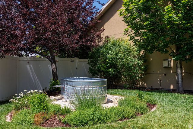 1065 W WINDSOR DR, North Salt Lake, UT 84054