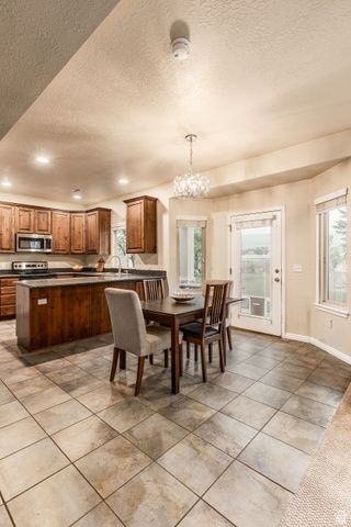 1065 W WINDSOR DR, North Salt Lake, UT 84054