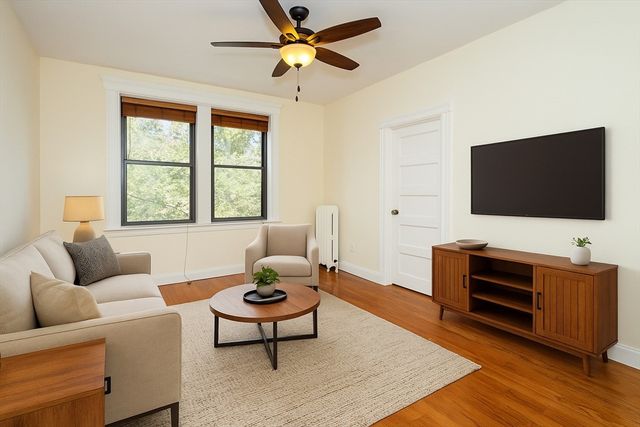 65 Burbank St. 17, Boston, MA 02115