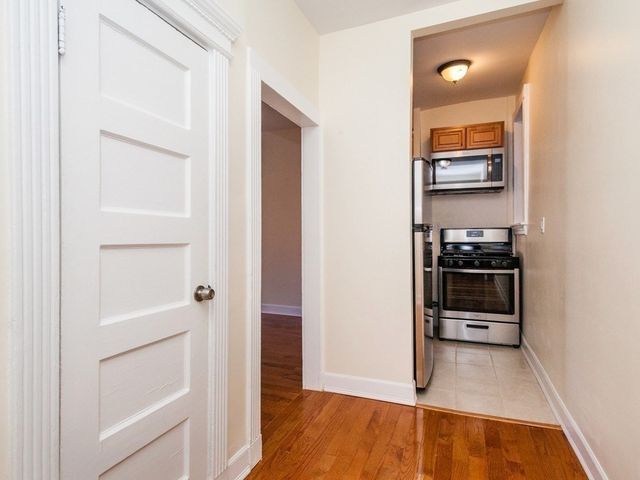 65 Burbank St. 17, Boston, MA 02115