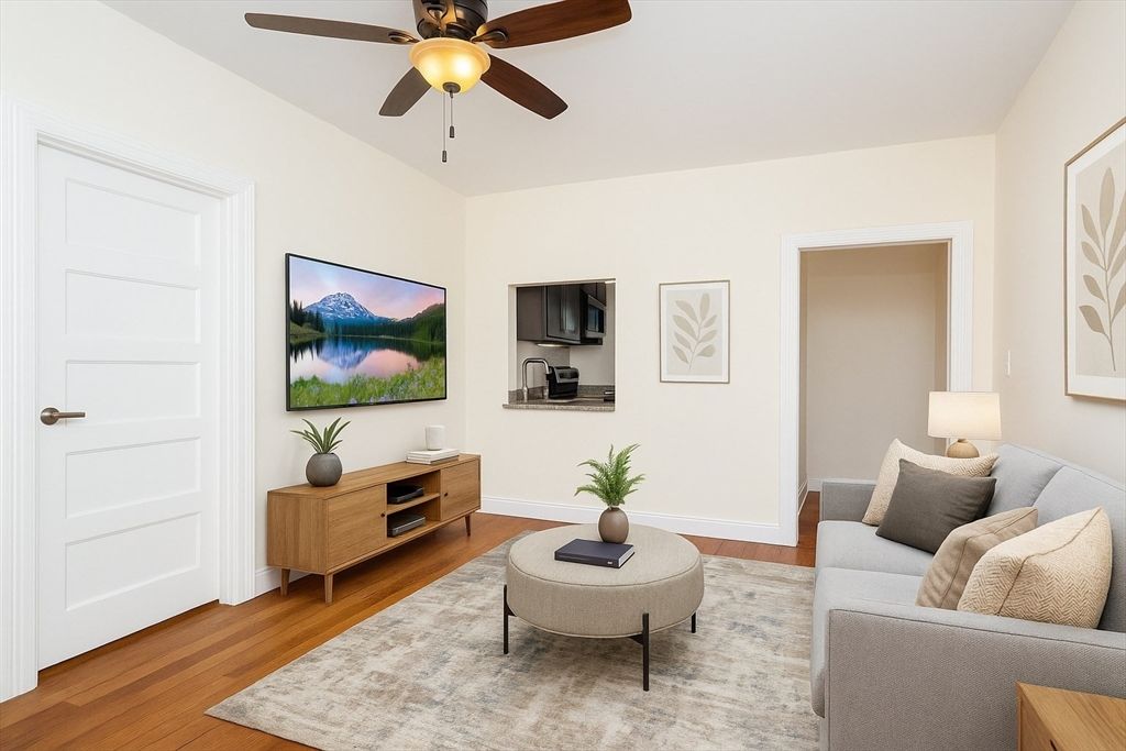 65 Burbank St. 17, Boston, MA 02115