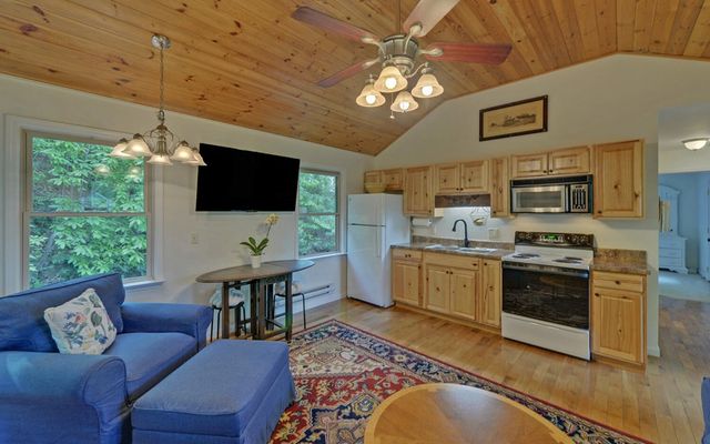 643 Zekes Trail, Marble, NC 28905
