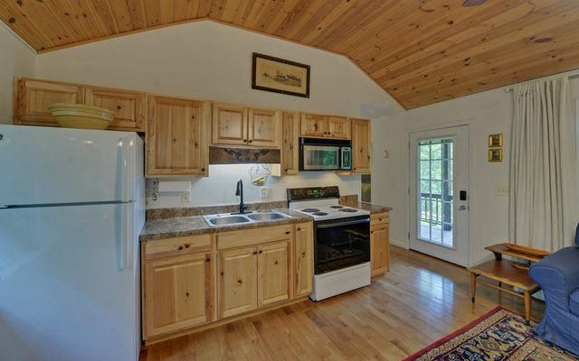 643 Zekes Trail, Marble, NC 28905