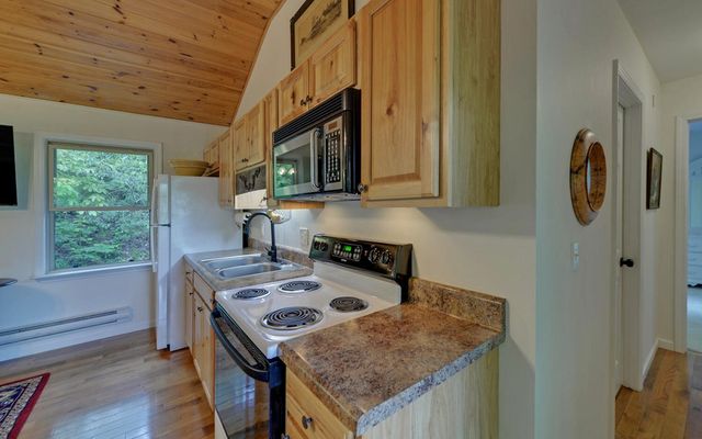 643 Zekes Trail, Marble, NC 28905