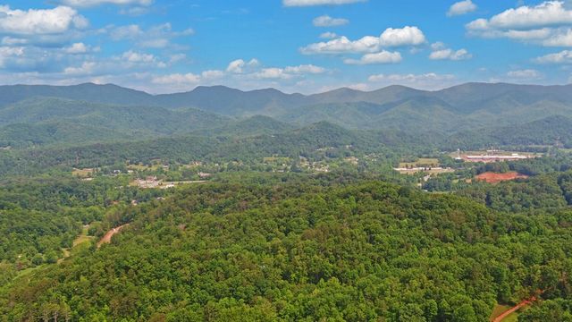 643 Zekes Trail, Marble, NC 28905