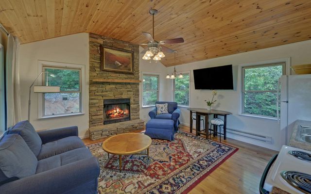 643 Zekes Trail, Marble, NC 28905