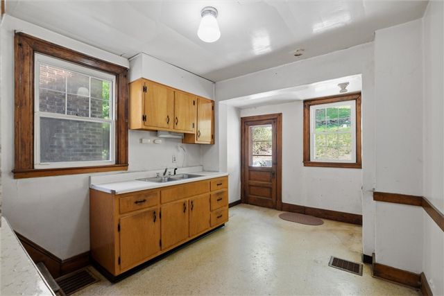 727 High St, Freeport Boro, PA 16229