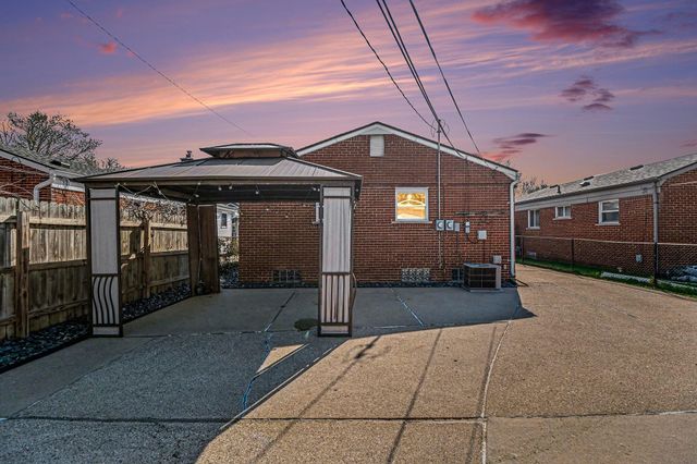 32015 Saint Margaret Street, Saint Clair Shores City, MI 48082