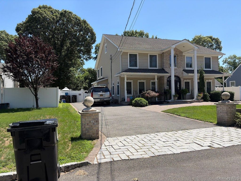 1133 Patricia Avenue, West Islip, NY 11795 — photo 3
