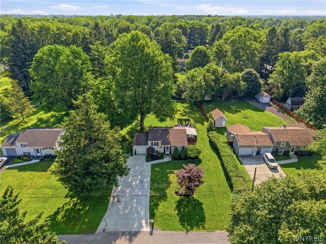 959 Bonnie Lake Drive, Alden, NY 14004