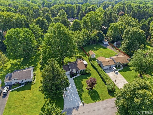 959 Bonnie Lake Drive, Alden, NY 14004