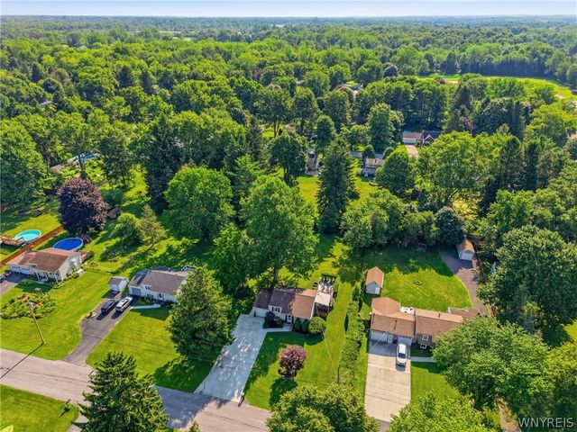 959 Bonnie Lake Drive, Alden, NY 14004