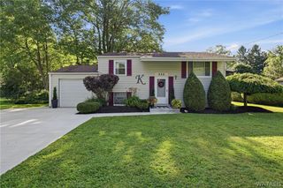 959 Bonnie Lake Drive, Alden, NY 14004