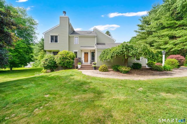 7 Echo Lane, Simsbury, CT 06070