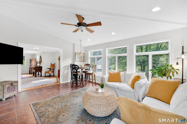 7 Echo Lane, Simsbury, CT 06070