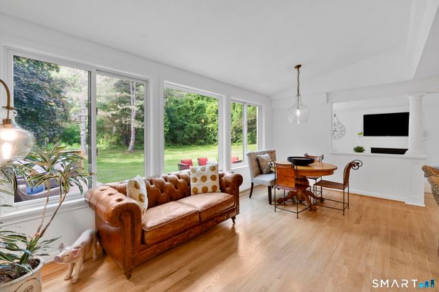 7 Echo Lane, Simsbury, CT 06070