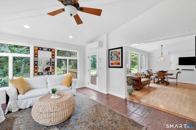 7 Echo Lane, Simsbury, CT 06070