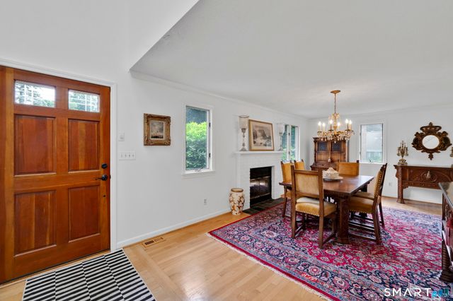 7 Echo Lane, Simsbury, CT 06070