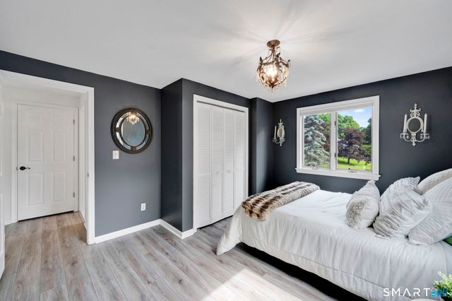 7 Echo Lane, Simsbury, CT 06070