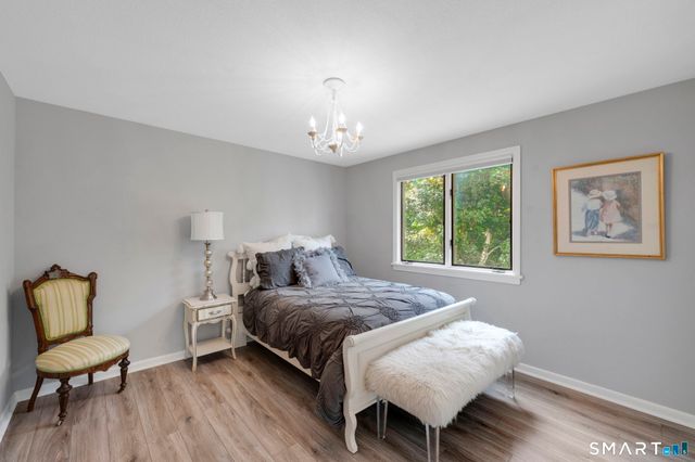 7 Echo Lane, Simsbury, CT 06070