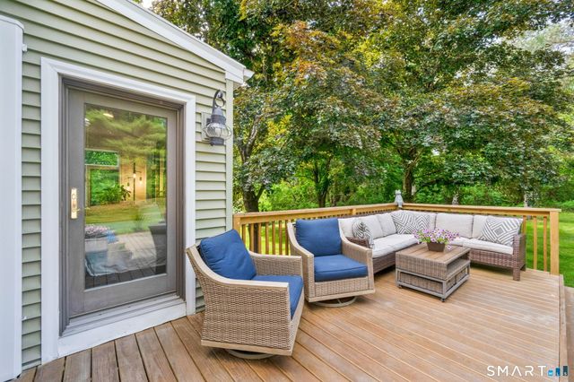 7 Echo Lane, Simsbury, CT 06070