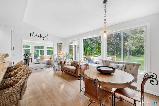 7 Echo Lane, Simsbury, CT 06070