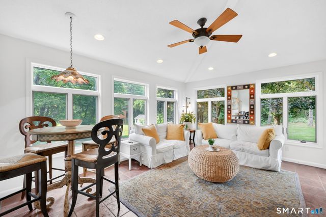 7 Echo Lane, Simsbury, CT 06070
