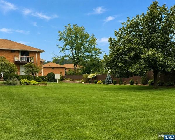 15 Cottage 3A, Midland Park, NJ 07432