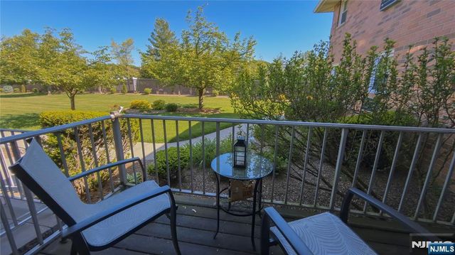 15 Cottage 3A, Midland Park, NJ 07432