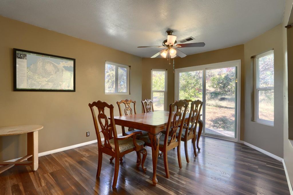 Image 20 of property listing at 42896 Country Club Drive E, Oakhurst, CA 93644