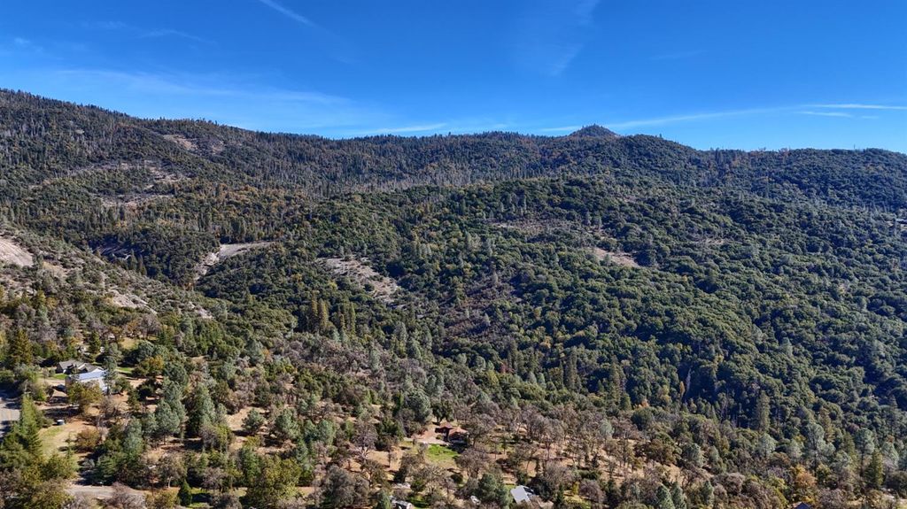 Image 42 of property listing at 42896 Country Club Drive E, Oakhurst, CA 93644