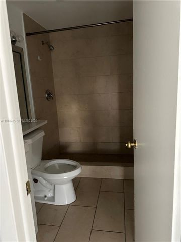2194 W 60th Street 22213, Hialeah, FL 33016