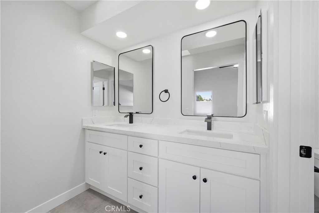 Image 17 of property listing at 29845 Avenida De Cortez, Menifee, CA 92586