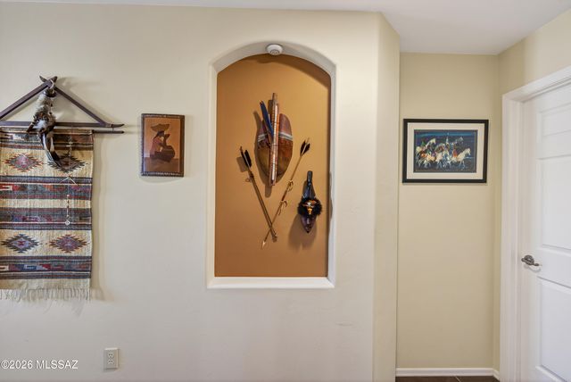 837 W Bosch Drive, Green Valley, AZ 85614