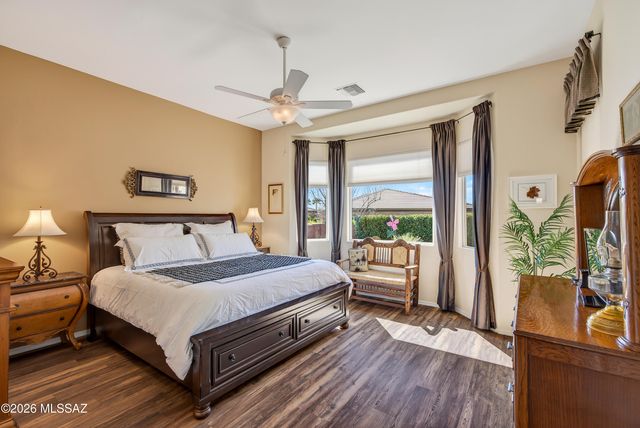 837 W Bosch Drive, Green Valley, AZ 85614