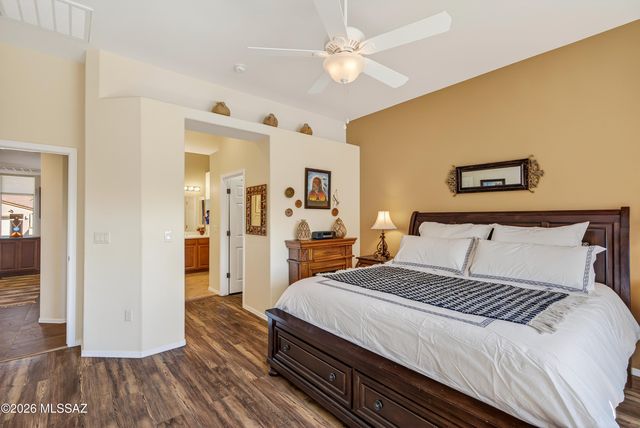 837 W Bosch Drive, Green Valley, AZ 85614