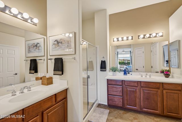 837 W Bosch Drive, Green Valley, AZ 85614