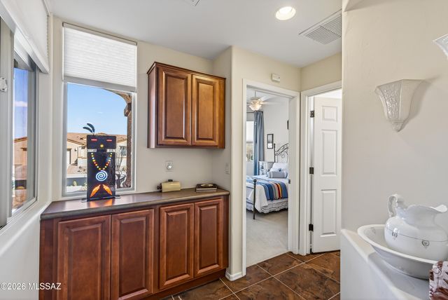 837 W Bosch Drive, Green Valley, AZ 85614