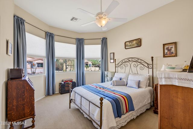 837 W Bosch Drive, Green Valley, AZ 85614