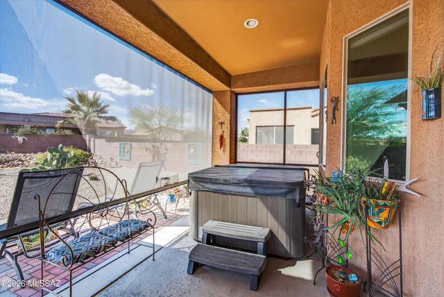 837 W Bosch Drive, Green Valley, AZ 85614