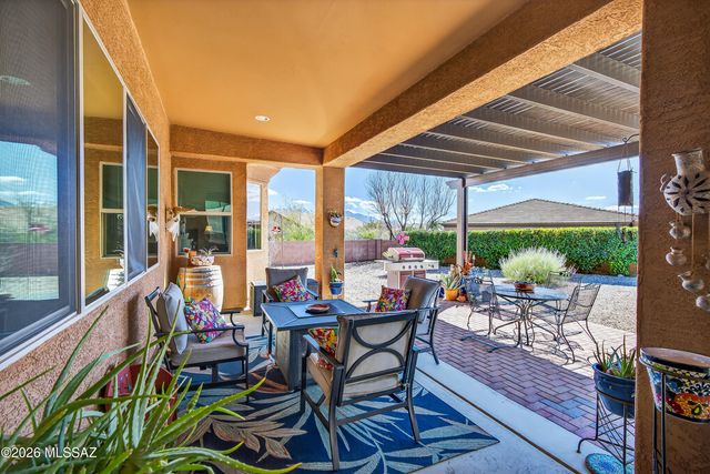 837 W Bosch Drive, Green Valley, AZ 85614