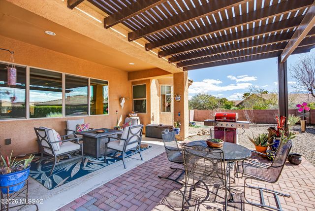 837 W Bosch Drive, Green Valley, AZ 85614