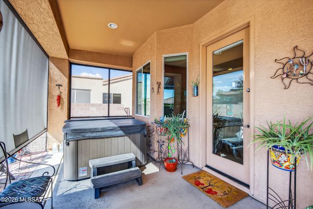 837 W Bosch Drive, Green Valley, AZ 85614