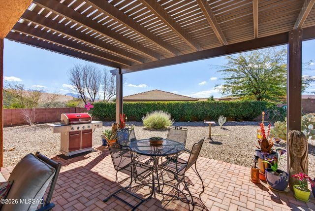 837 W Bosch Drive, Green Valley, AZ 85614