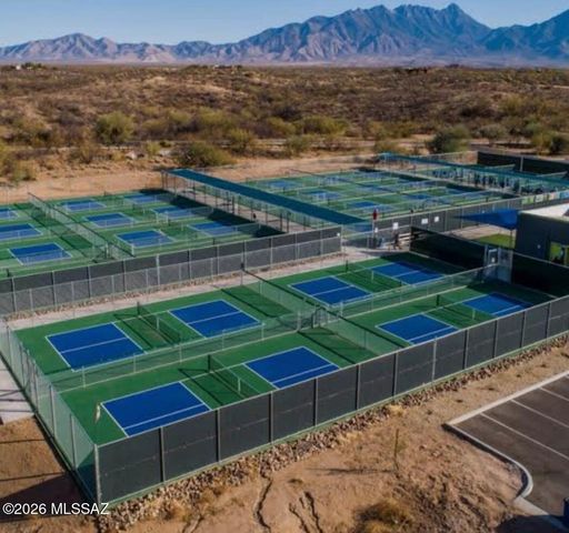 837 W Bosch Drive, Green Valley, AZ 85614