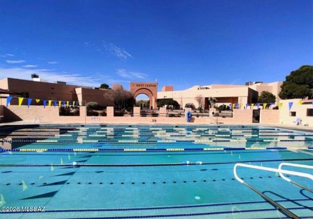 837 W Bosch Drive, Green Valley, AZ 85614