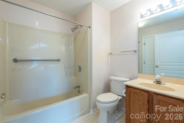 4805 Breakers Lane, Asheville, NC 28806