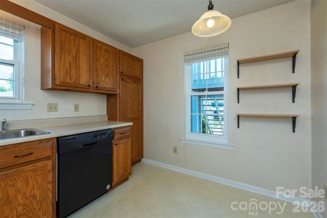 4805 Breakers Lane, Asheville, NC 28806