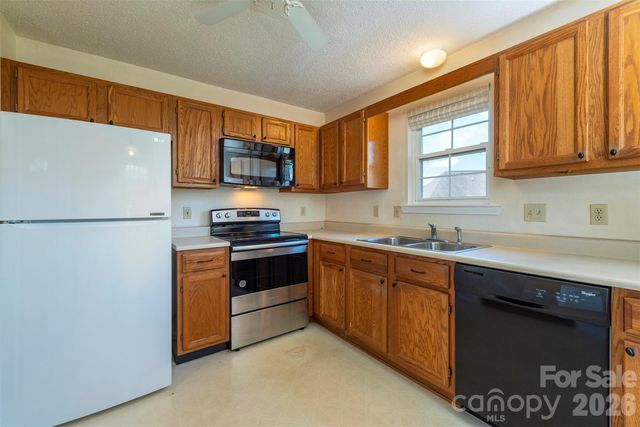 4805 Breakers Lane, Asheville, NC 28806